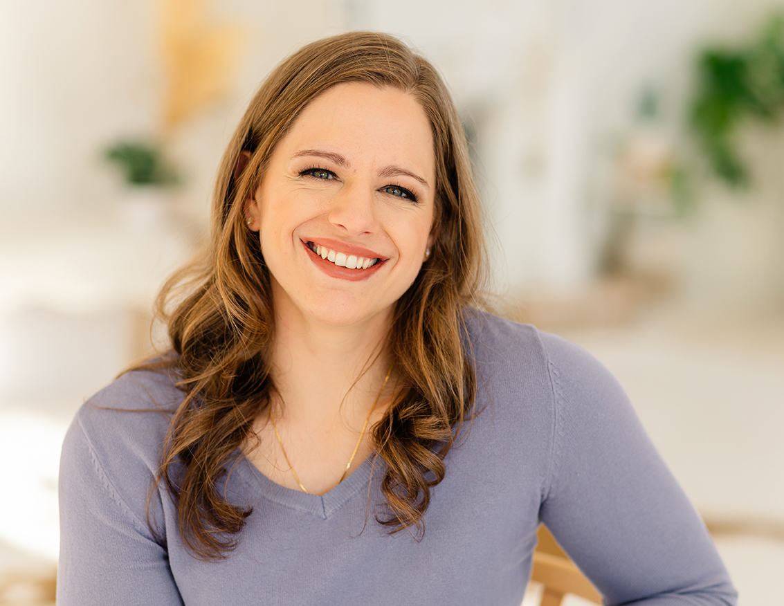 Maria-Mangione-Cincinnati-DBT-Therapist-severe-mental-illness-bipolar Maria Mangione, Cincinnati DBT therapist, sits and poses for the camera