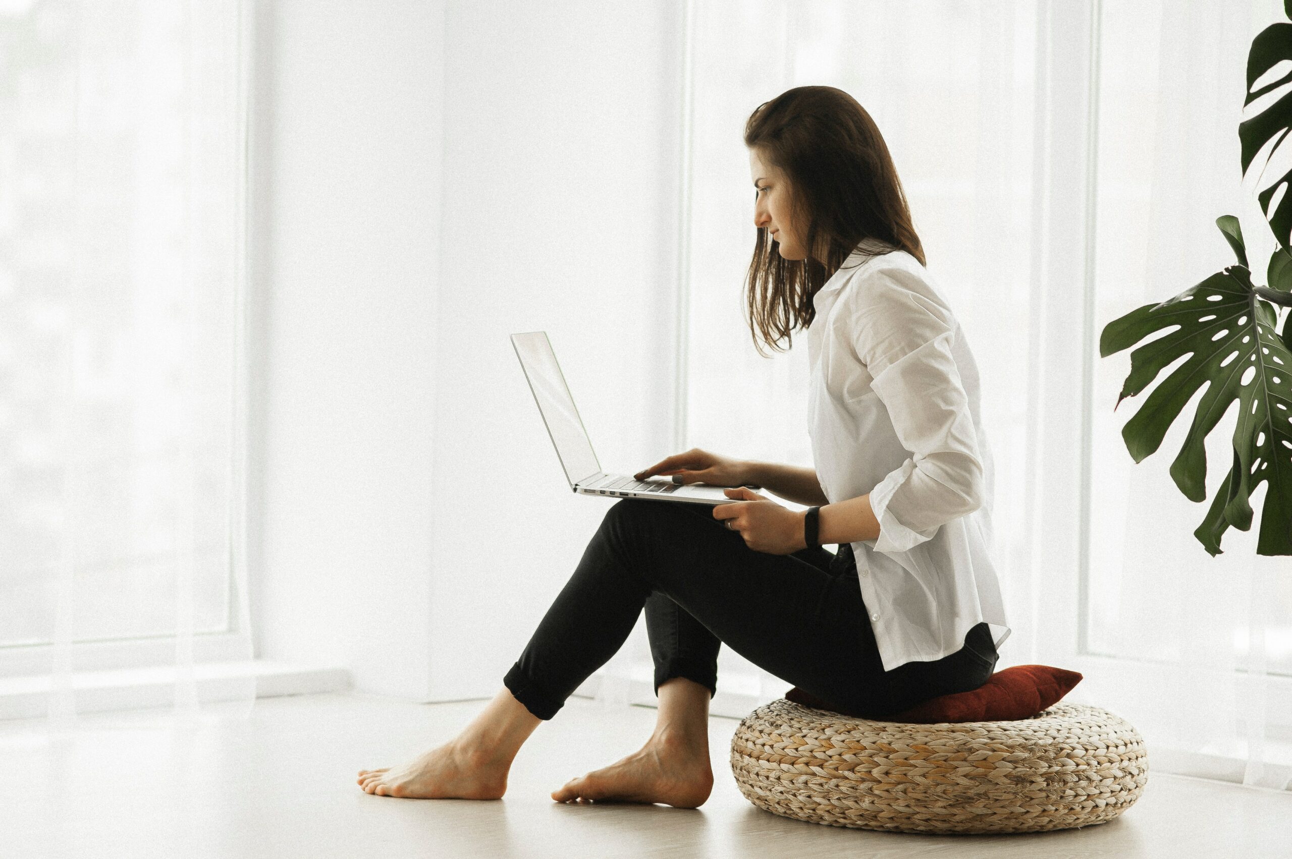 Lady sitting with laptop